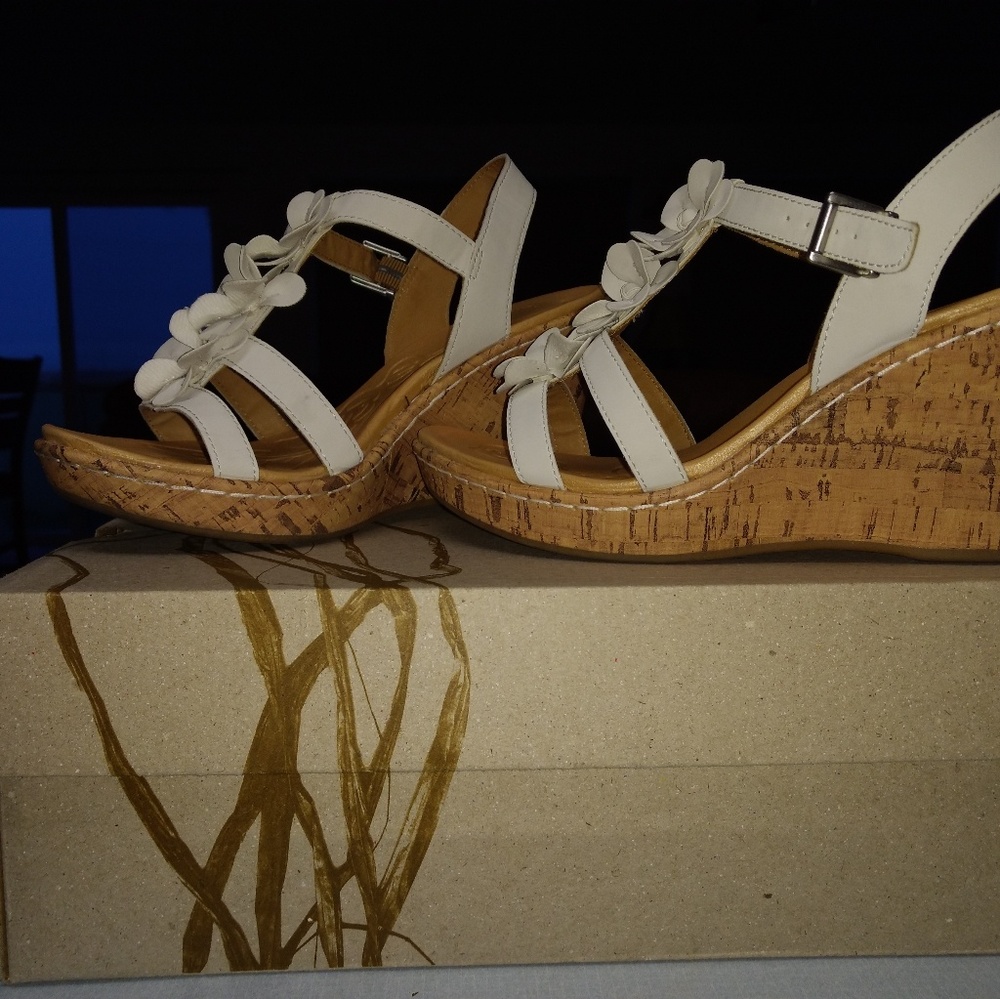 B.O.C. by Born white strappy sandals